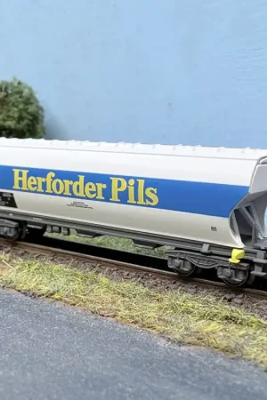 Wagon trémie céréalier, "Herforder Pils", SNCF, Ep. IV et V - AZAR MODELS W01-HP - Z 1/220 Populaire