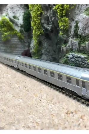 3 voitures Inox "Train Rapide" Ep III SNCF - N 1/160 - ARNOLD HN4321 Satisfait Ou Remboursé