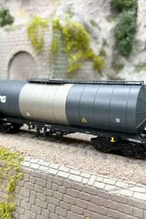 Wagon-citerne isolé 4 essieux, livrée bleue/argent, VTG, Ep. VI - RIVAROSSI HR6695 - HO 1/87 Solde