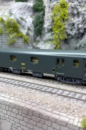 Seulement Aujourd'hui Fourgon rapide Nord Dd4s, feux de fin de convoi + éclairage, SNCF, Ep. IV - LSMODELS 31207 - HO 1/87
