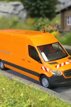 Authentique Mercedes Benz, Sprinter empattement long, orange - BUSCH 52636 - HO 1/87