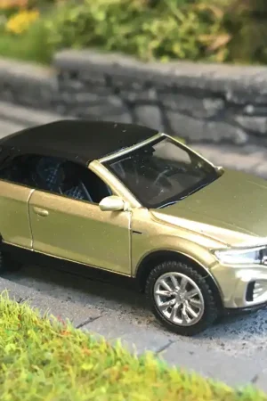 VW T-Roc cabriolet phase 2 fermé, beige métallisé, 2022 - PCX870602 - HO 1/87 Meilleur Choix
