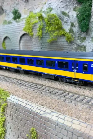 Super Prix Voiture ICRMH BPMEZ10 2CL "AMRO", NS, Ep VI - LSMODELS 44236 - HO 1/87