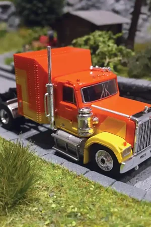 Prix Réduit Camion Américain, GMC General, Orange / Jaune - BREKINA 85778 - HO 1/87