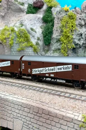 Couplage de 2 wagons couverts Gllh 12 "Dresden", DB, Ep III - ROCO 76558 - HO 1/87 Satisfait Ou Remboursé