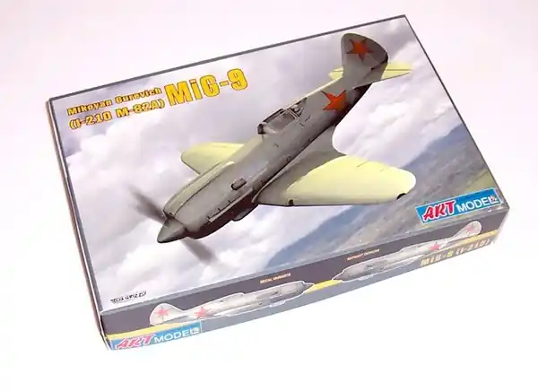 Art Model 7207 MiG-9 (I-210 M-82A) Produit De Marque