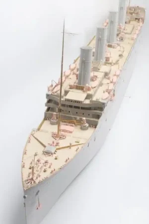 Offre Limitée Maquette de Bateau Kit super-détaillage TITANIC 03719 1/200