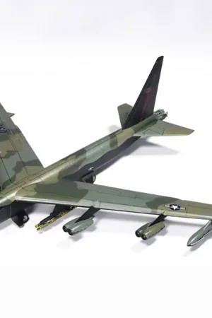 Maquette d’avion en plastique B-52D Stratofortress 1 144 Achetez Aujourd'hui